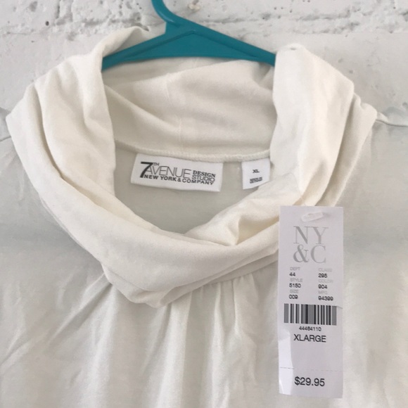 7th Avenue Design Studio New York & Company Top - Picture 2 of 3